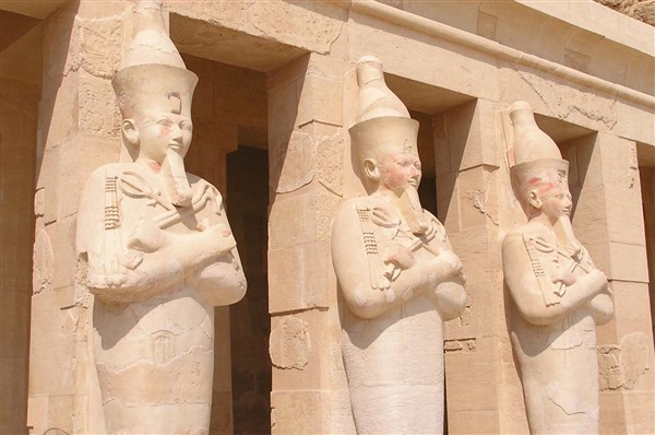 EGYPTSKÉ CHRÁMY – PLAVBA PO NILU chrám královny Hatschepsuth | EGYPTSKÉ CHRÁMY - PLAVBA PO NILU