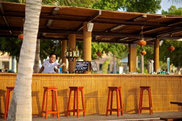 BM Beach Resort (ex Bin Majid resort) venkovní bar | BM Beach Resort (ex Bin Majid resort)