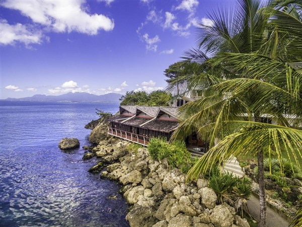 La Creole Beach Hotel & Spa pohled na hotel u pláže | La Creole Beach Hotel & Spa