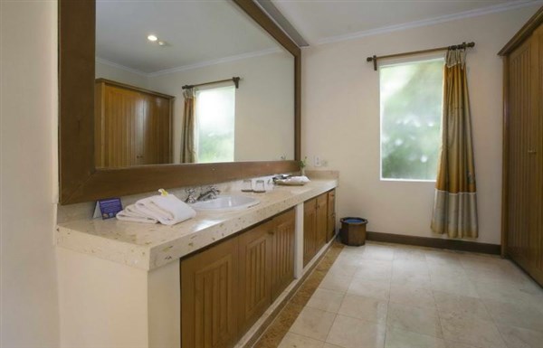 Parigata Villas Resort koupelna | Parigata Villas Resort