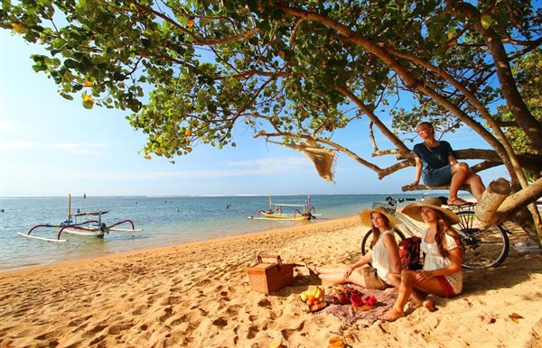 Nesa Sanur Hotel sezení na pláži | Nesa Sanur Hotel