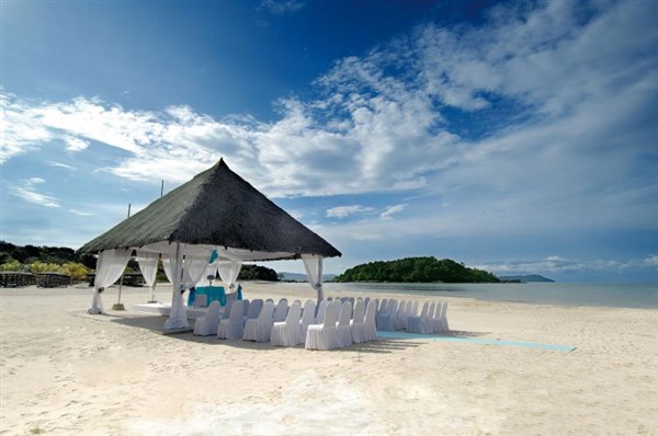 Berjaya Langkawi Resort svatební příprava na pláži | Berjaya Langkawi Resort