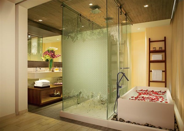 Secrets The Vine Cancun koupelna | Secrets The Vine Cancun