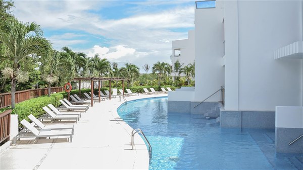 Grand Riviera Princess & Grand Sunset Princess swim out bazén | Grand Riviera Princess & Grand Sunset Princess
