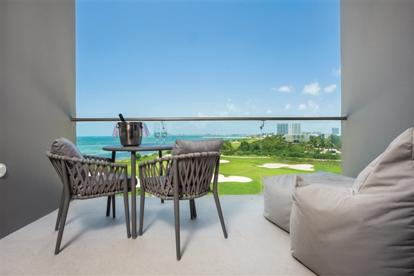 Dreams Vista Cancún Golf & Spa Resort