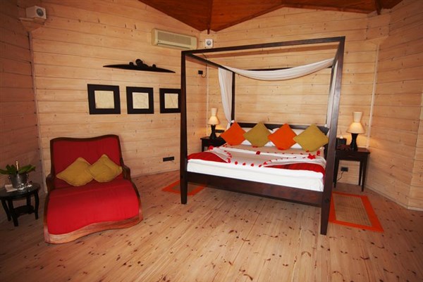 Komandoo Maldives Island Resort