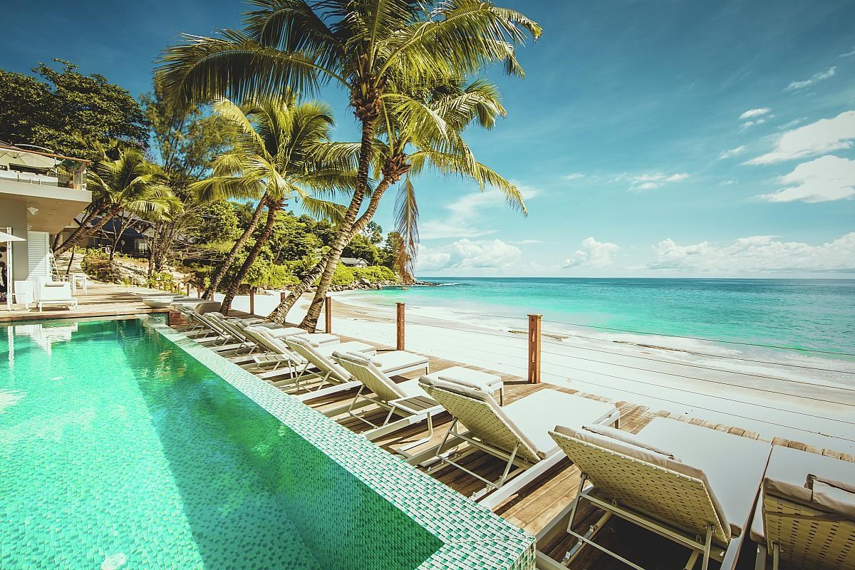 Carana Beach Hotel