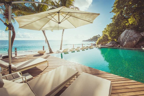 Carana Beach Hotel