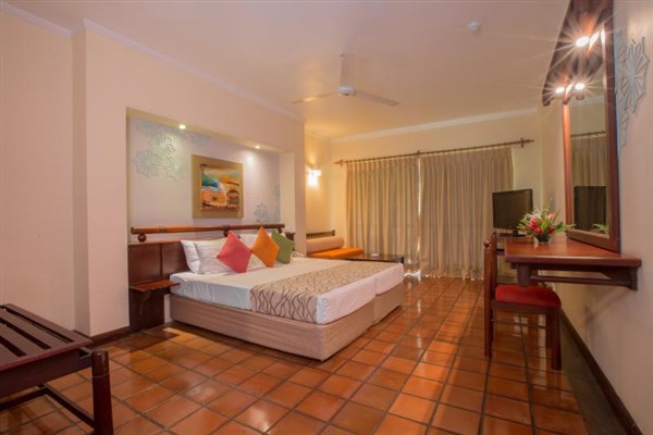 The Palms Beruwala postel v pokoji deluxe | The Palms Beruwala