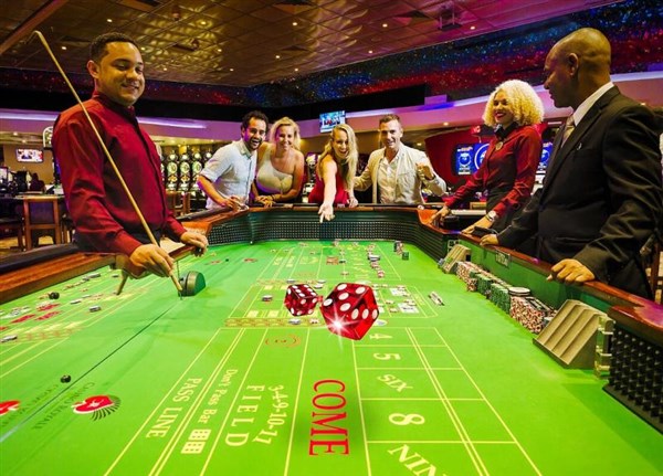 Casino - ruleta. | Sonesta Maho Beach Resort & Casino