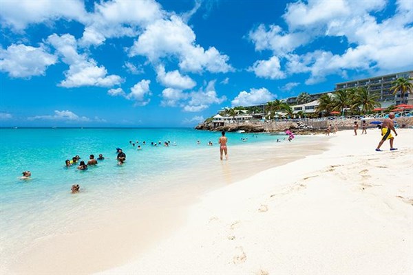 Pláž Maho Beach | Sonesta Ocean Point Resort
