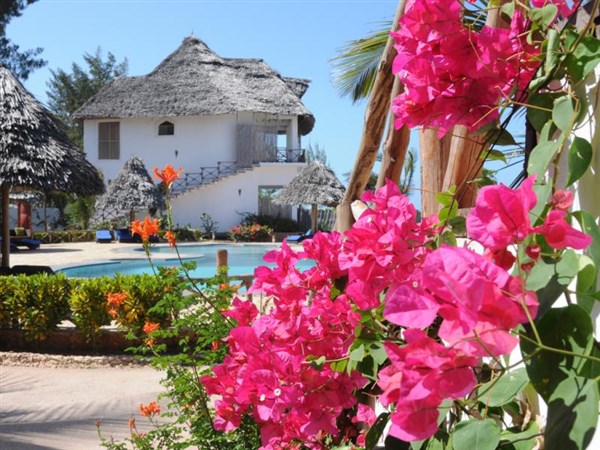 AHG Waridi Beach Resort & Spa pohled na bazén | AHG Waridi Beach Resort & Spa