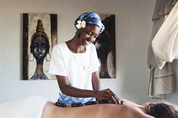 Karafuu Beach Resort & Spa masáž s horkými kameny | Karafuu Beach Resort & Spa