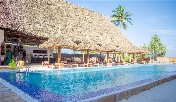 AHG Sun Bay Mlilie Beach Hotel restaurace a bazén | AHG Sun Bay Mlilie Beach Hotel