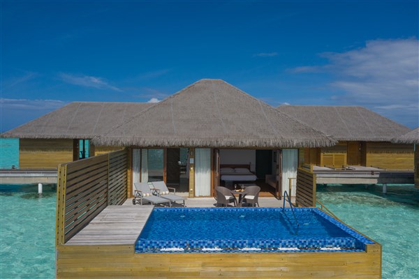 vila s bazénem a vstupem do laguny | Cocoon Maldives