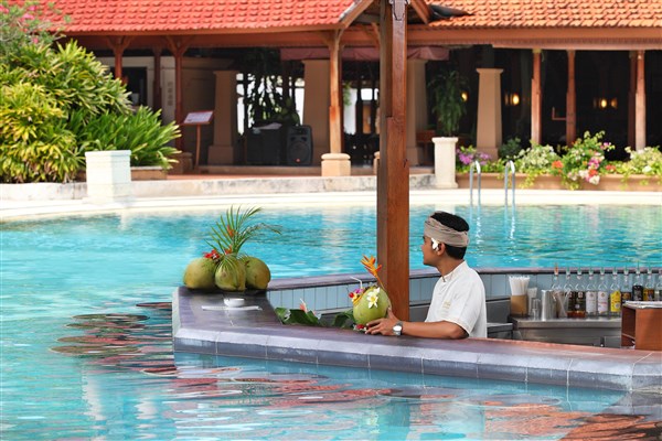 Bali Tropic Resort & Spa bazénový bar | Bali Tropic Resort & Spa