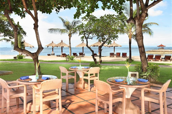 Bali Tropic Resort & Spa restaurace s výhledem na moře | Bali Tropic Resort & Spa