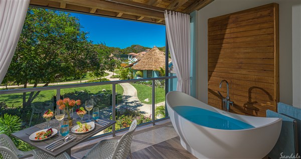 Sandals Royal Barbados koupelna na balkonu | Sandals Royal Barbados