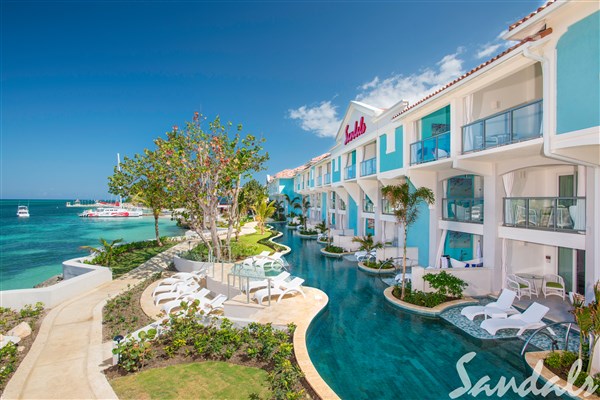 Sandals Montego Bay pohled na hotel a bazény | Sandals Montego Bay