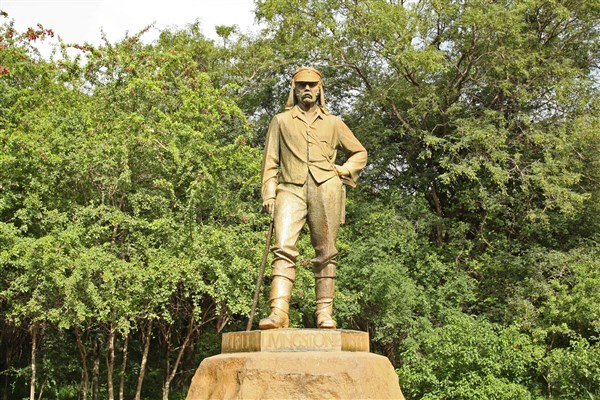 MPUMALANGA & VICTORIA FALLS památník livingstone | MPUMALANGA & VICTORIA FALLS