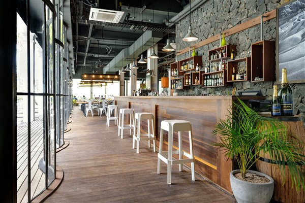 Ravenala Attitude bar | The Ravenala Attitude