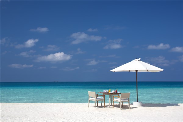 Velassaru posezení na pláži | Niva Velassaru Maldives
