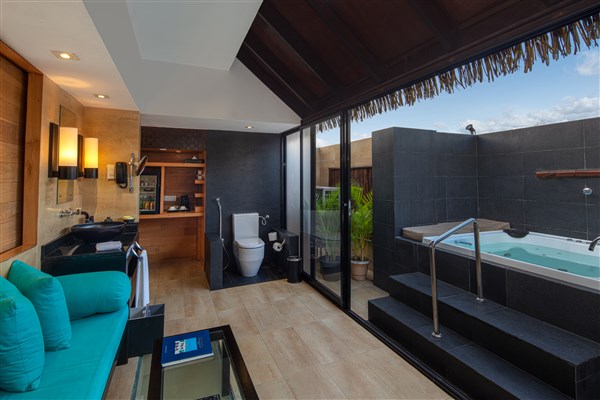 terasa s vířivkou | Adaaran  Prestige Vadoo Maldives