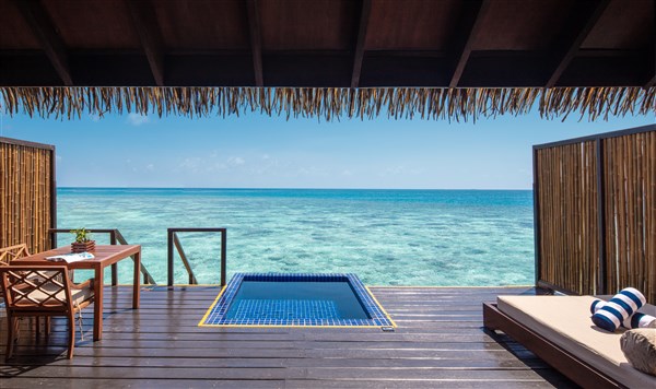 terasa s vířivkou, výhled na moře | Adaaran  Prestige Vadoo Maldives