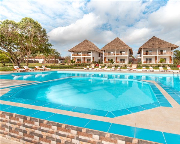 Kiwengwa Beach Resort bazén s domy | Kiwengwa Beach Resort