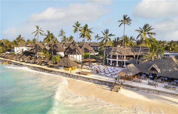 Nungwi Beach Resort by Turaco pohled na hotel od pláže | Nungwi Beach Resort by Turaco