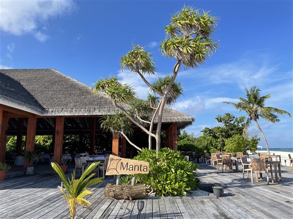 Brennia Kottefaru Resort restaurace manta u pláže | Brennia Kottefaru resort