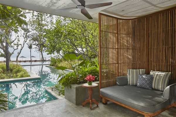 Andaz Bali posezení před bazénem | Andaz Bali
