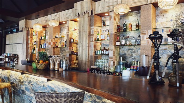 Cauayan Island Resort bar | Cauayan Island Resort