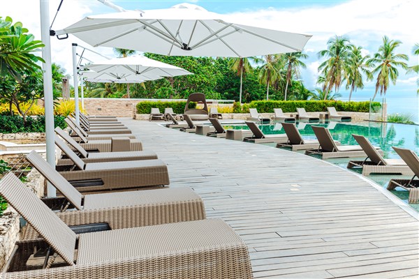 Modala Beach Resort lehátka u bazénu | Modala Beach Resort