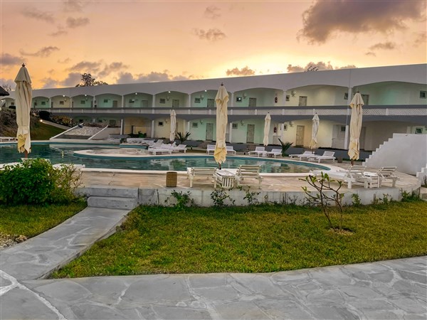Bazén a blok pokojů. | AHG Lion Beach Resort & Spa