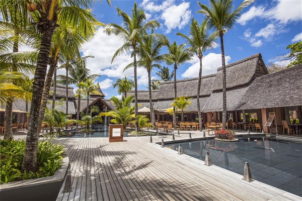 Trou Aux Biches restaurace s bazénem | Trou Aux Biches Beachcomber Resort & Spa