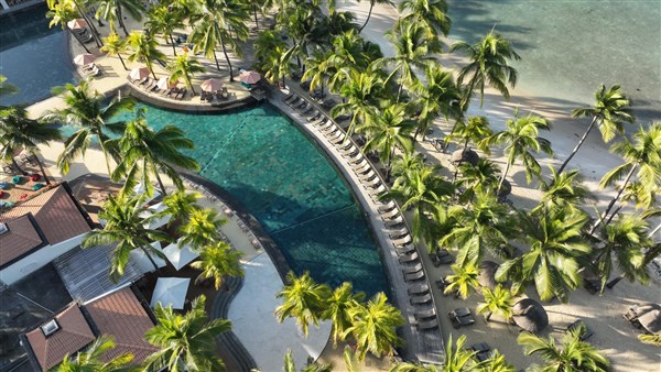 Mauricia celkový pohled na bazén | Mauricia Beachcomber Resort & Spa