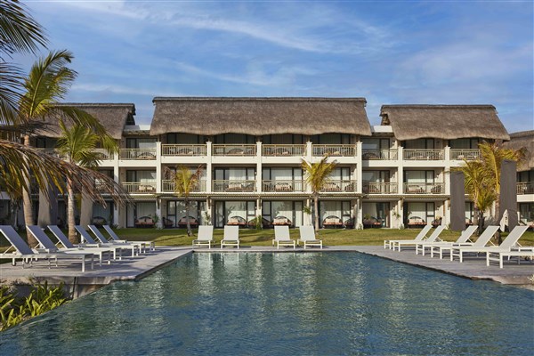 C Mauritius hotelová budova s bazénem | C Mauritius Resort