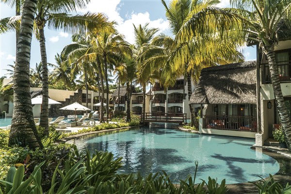 Constance Belle Mare bazén v zahradě | Constance Belle Mare Plage Resort