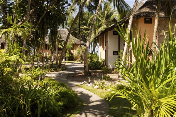 Constance Lemuria zahrada s vilkami | Constance Lemuria Resort
