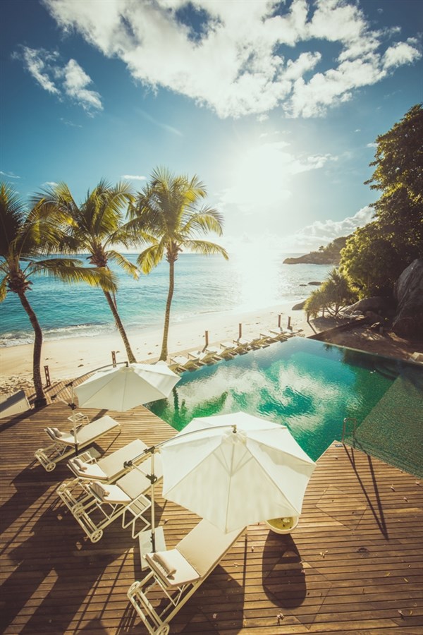 Carana Beach bazén s pláží | Carana Beach Hotel