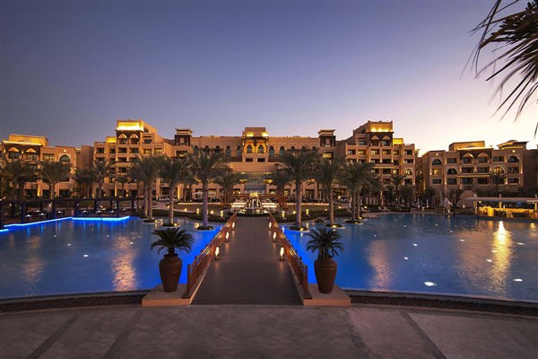 Saadiyat Rotana Resort & Villas noční pohled na hotel | Saadiyat Rotana Resort & Villas
