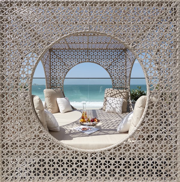 Mandarin Oriental Jumeira Dubai posezení s výhledem na moře | Mandarin Oriental Jumeira, Dubai