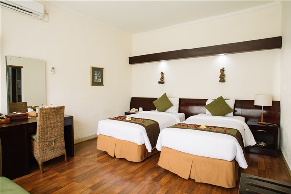 Pokoj se dvěma oddělenými postelemi | Respati Beach Hotel
