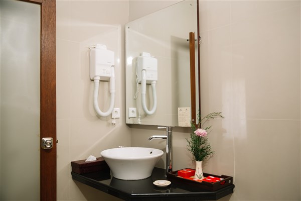 Koupelna | Respati Beach Hotel