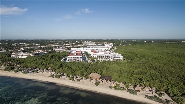 Pohled na hotel z vrchu | Platinum Yucatán Princess All Suites & Spa Resort