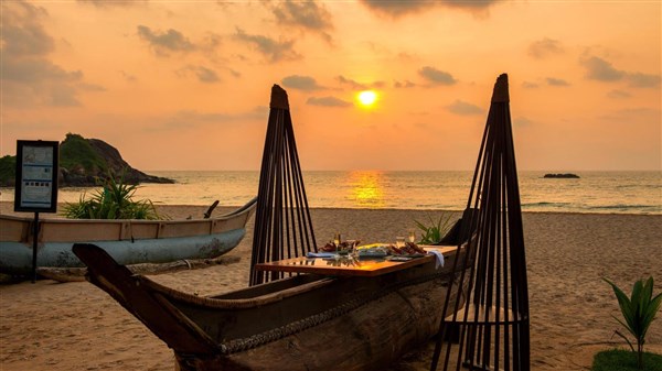Večeře na pláži při západu slunce | Shinagawa Beach Hotel