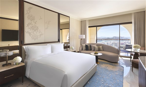 The Ritz-Carlton Abu Dhabi, Grand Canal