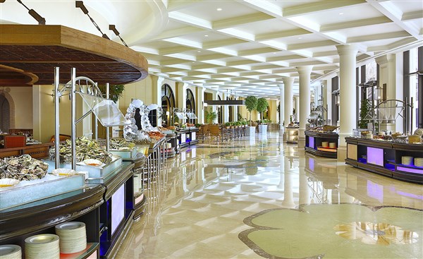 The Ritz-Carlton Abu Dhabi, Grand Canal